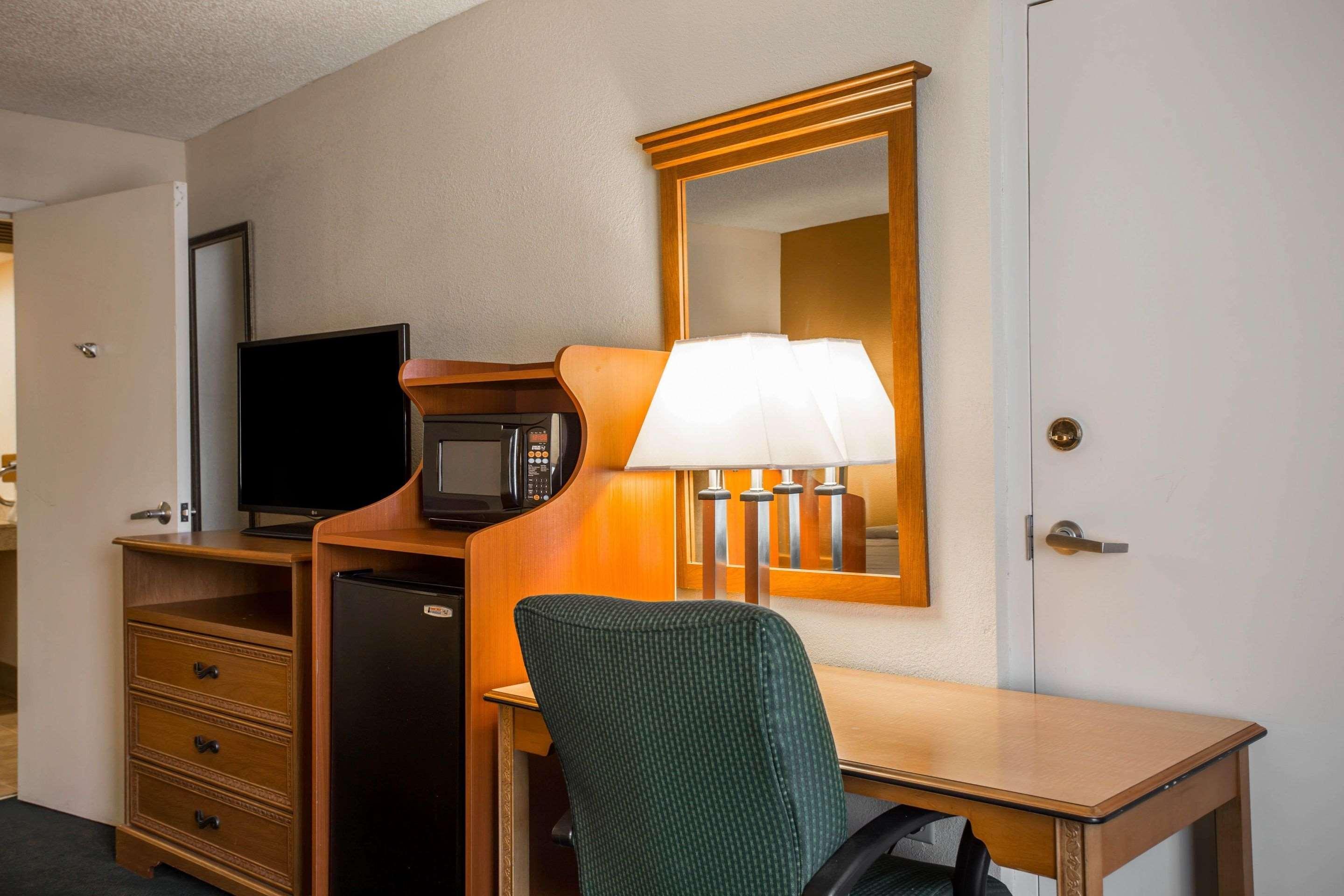 Quality Inn Айкен Экстерьер фото