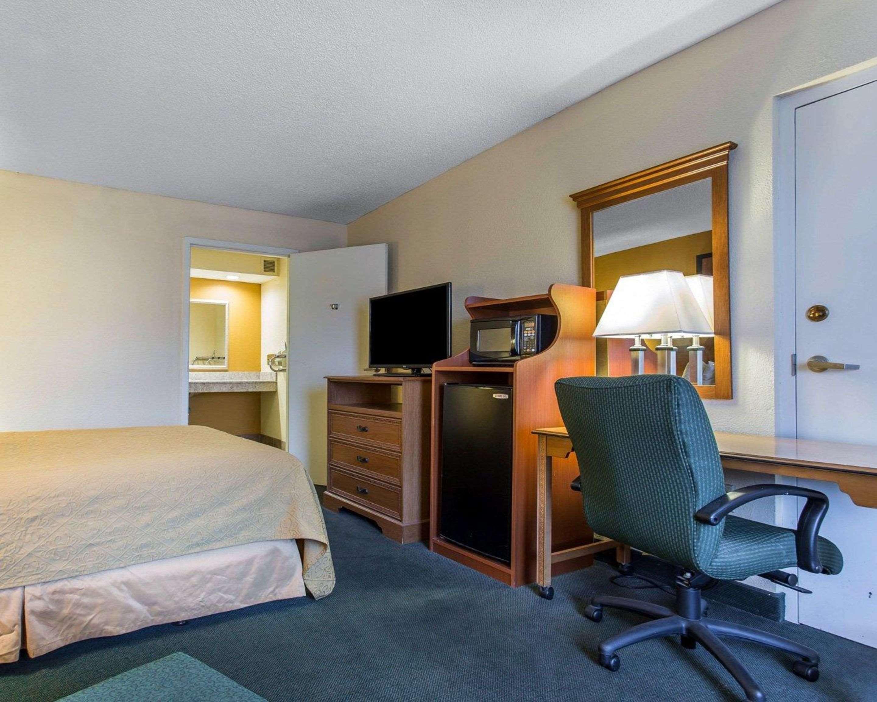 Quality Inn Айкен Экстерьер фото