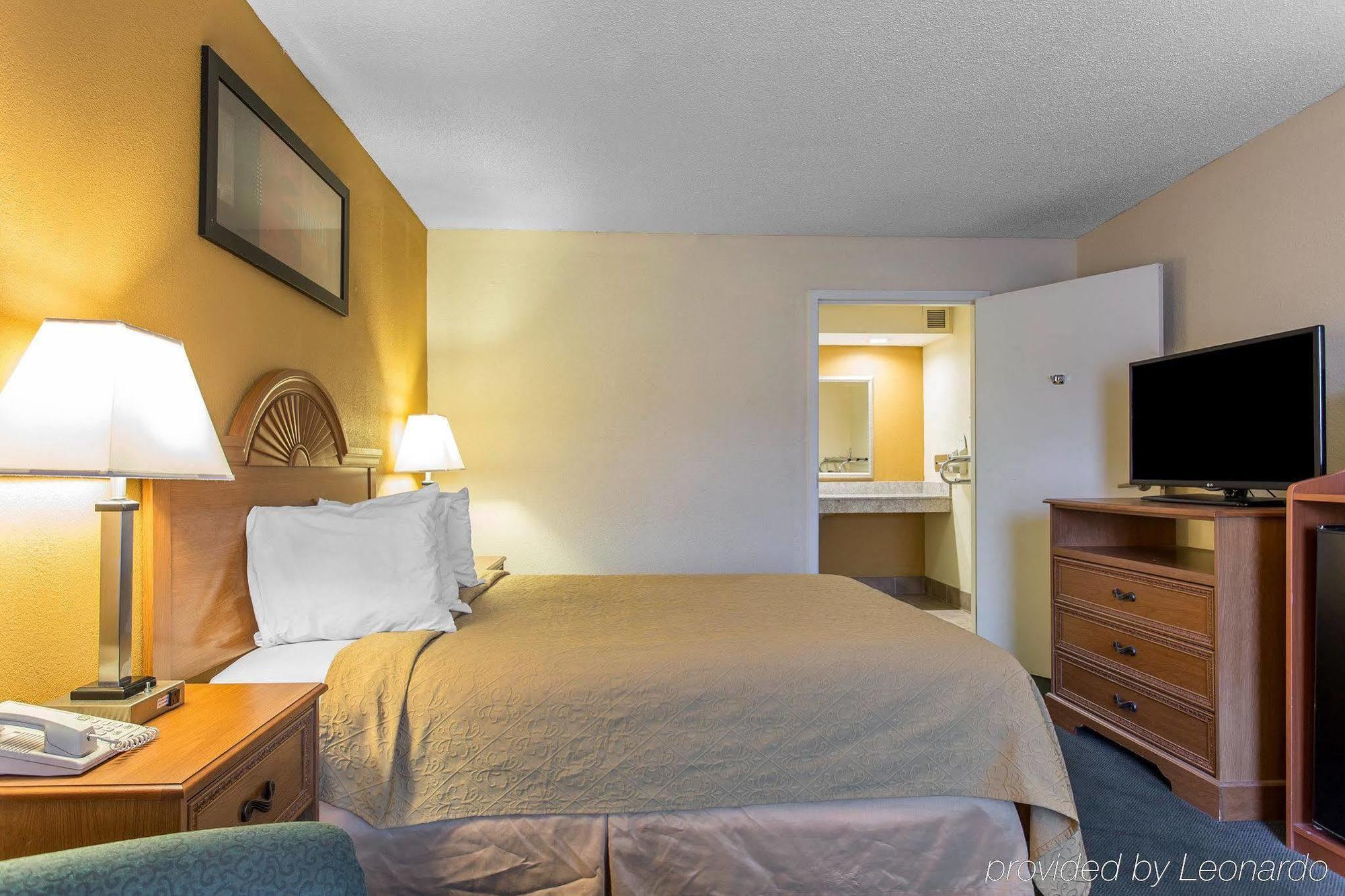 Quality Inn Айкен Экстерьер фото
