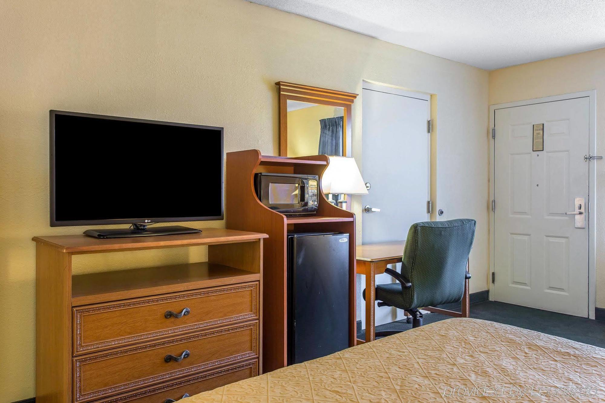 Quality Inn Айкен Экстерьер фото