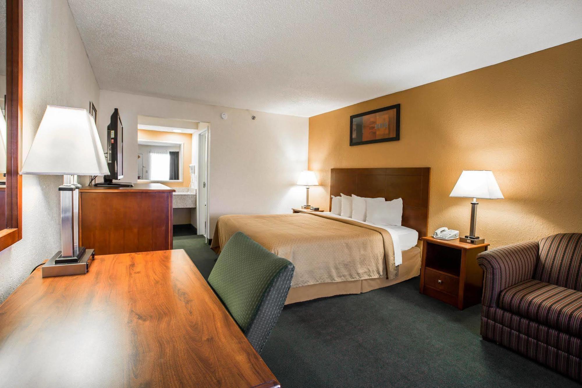 Quality Inn Айкен Экстерьер фото